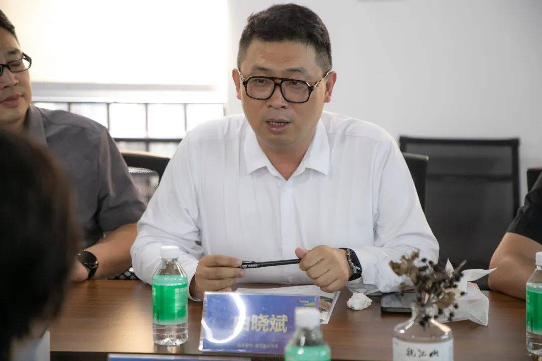 热烈欢迎兰州市副市长杨平领导一行莅临我司参访交流_产品_的发展