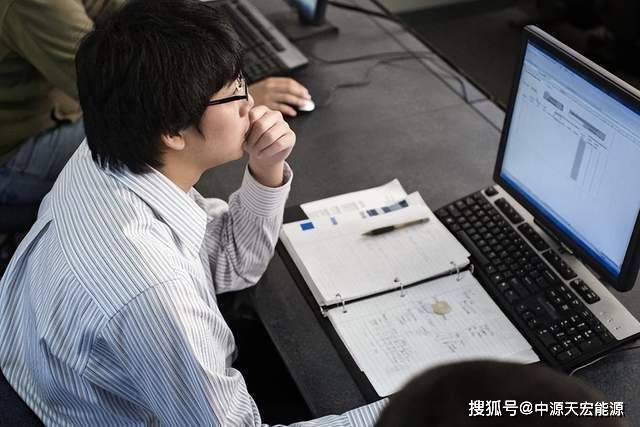 程序员35岁大概率失业，为什么张雪峰还建议学计算机？