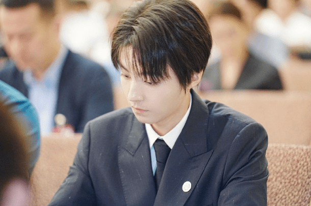 王俊凯疑离开时代峰峻签约自己公司,粉丝庆祝,tfboys再被猜解散_北京