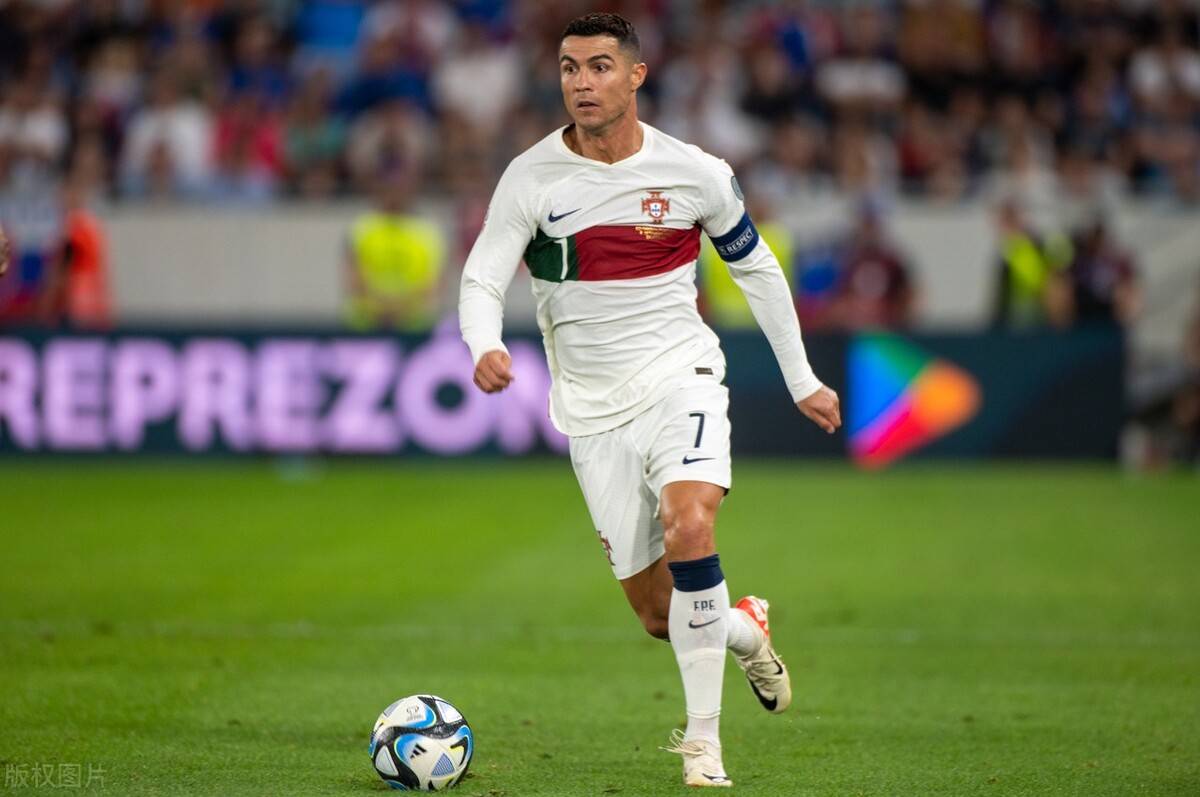 里皮做出争议表态,沙特足球遭重创,c罗内马尔很意外_联赛_球迷_球员