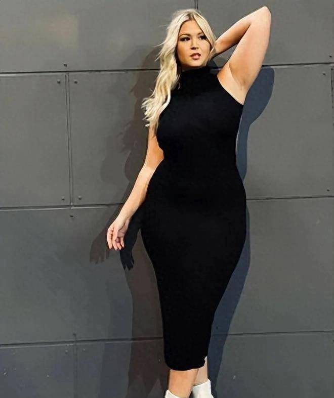 生于巴西,长于意大利,造型千变万化的大码模特:维多利亚阿尔梅达_活动