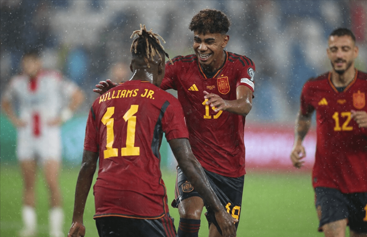 法比安造乌龙球,奥尔莫进球扩大比分,莫拉塔完成双响,西班牙半场4-0