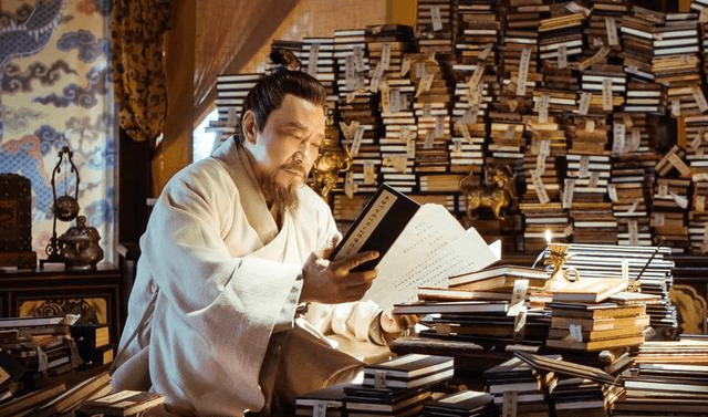 而且,朱棣登基以后,也做下了不少千古帝业:编辑《永乐大典》,派遣郑和