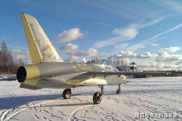 sr-10原型教练机_发动机_该飞机的_开发技术