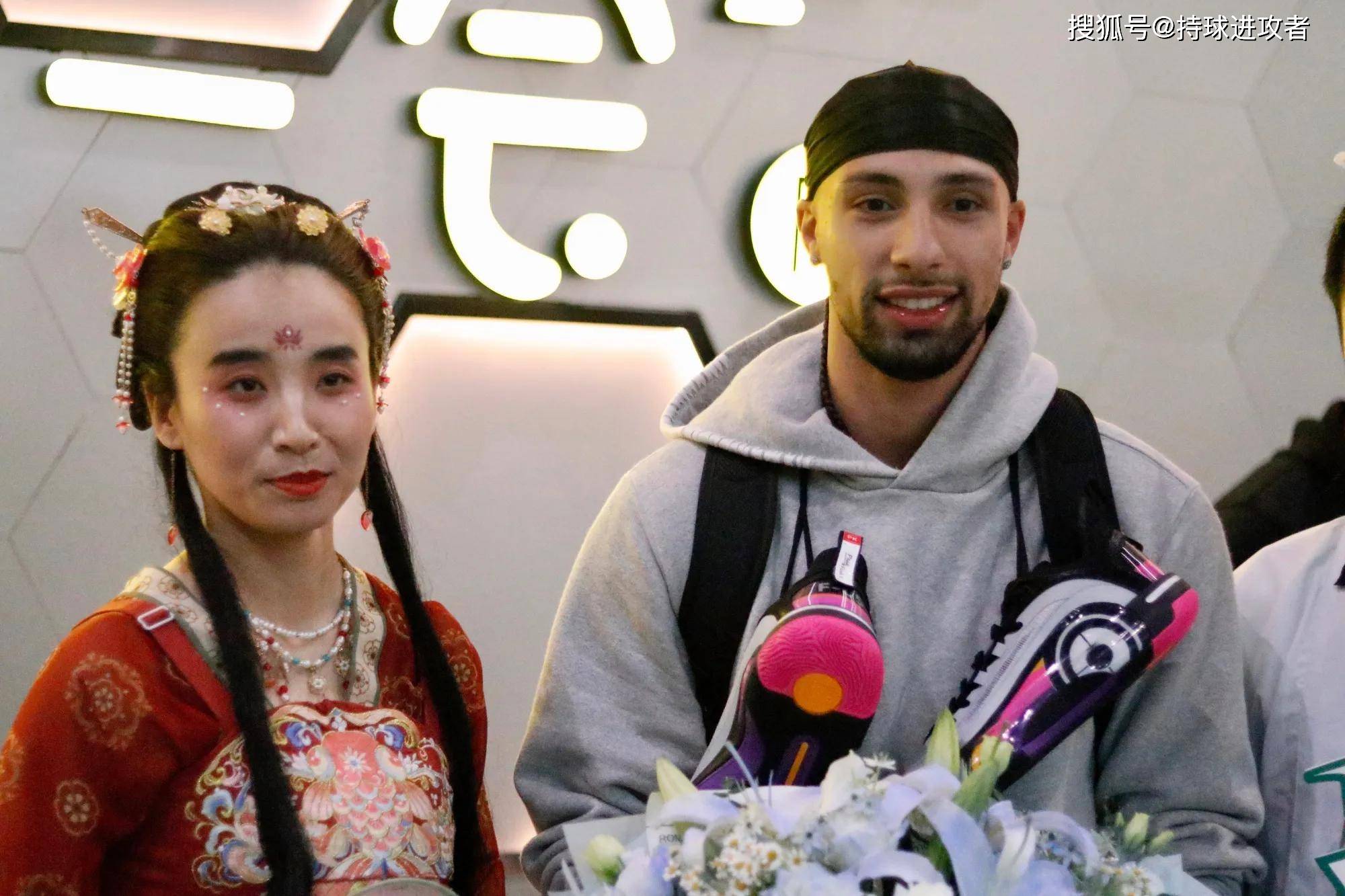 开启2023年中国行,鹈鹕老六非常受欢迎_球员_球迷_球星