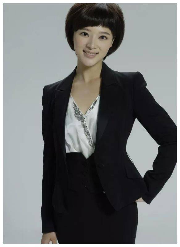 电视胡蝶:闪婚陆川7年生2娃,独自产检长期分居,却说自己很幸福_父亲