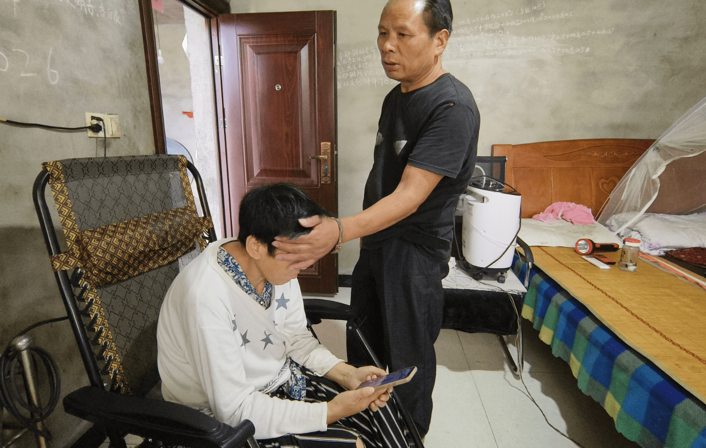 写下10万字护理日记_张久良_卓玛_妻子