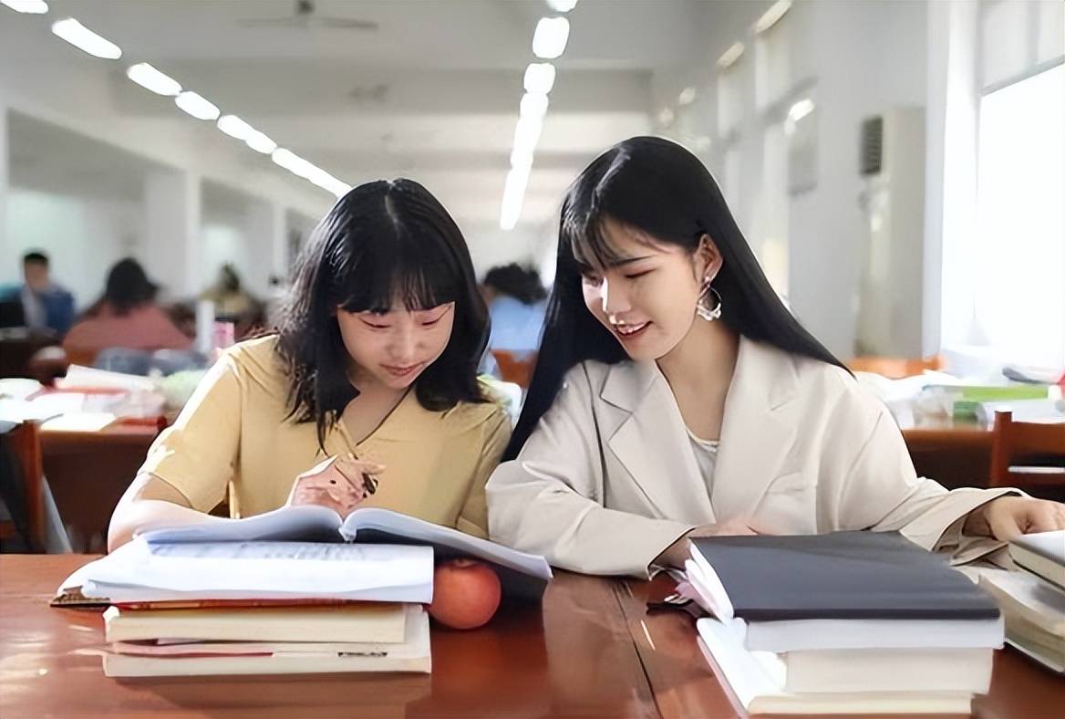 原创            张雪峰总结，2种大学生考研是浪费青春，花钱报培训班也没用