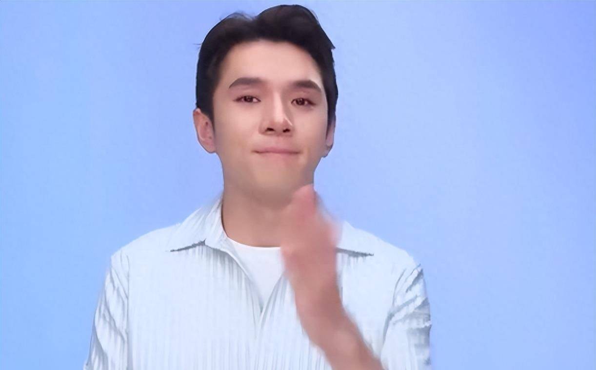 最快变脸!李佳琦前脚落泪道歉,后脚开心带货,被嘲鳄鱼的眼泪