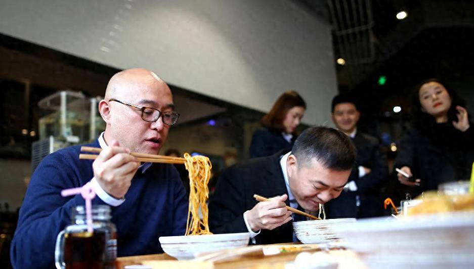 2014年,他创立了名为"孟非的小面"的面馆.