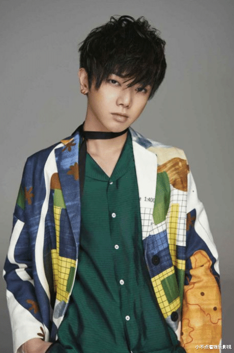 这些粉丝们来自不同的年龄层和背景,他们之所以喜欢华晨宇,是因为他的