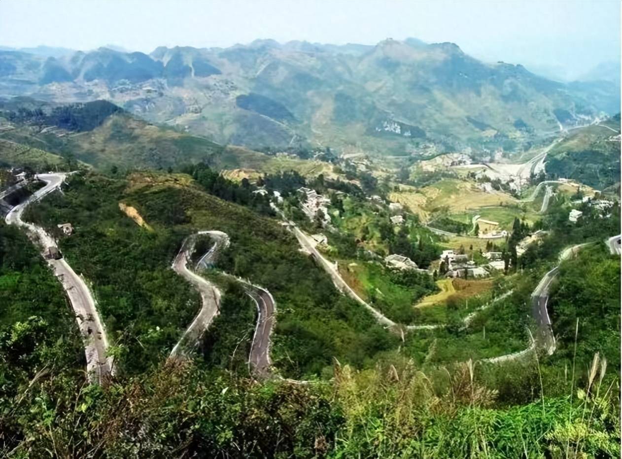 平塘打岱河天坑群世界上美景第一溶洞——織金洞世界上最大的黑頸鶴