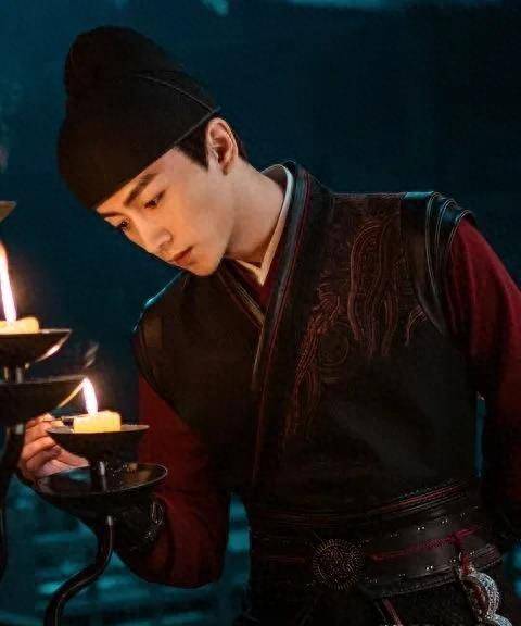 《梦华录》 中陈晓是皇城司探事司指挥使,刘亦菲则是曾为贱级身份的