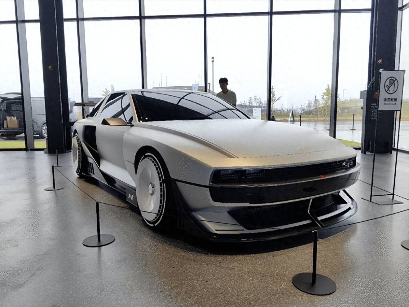 复古造型/氢燃料动力 现代n visino 74概念车亮相_搜狐汽车_搜狐网