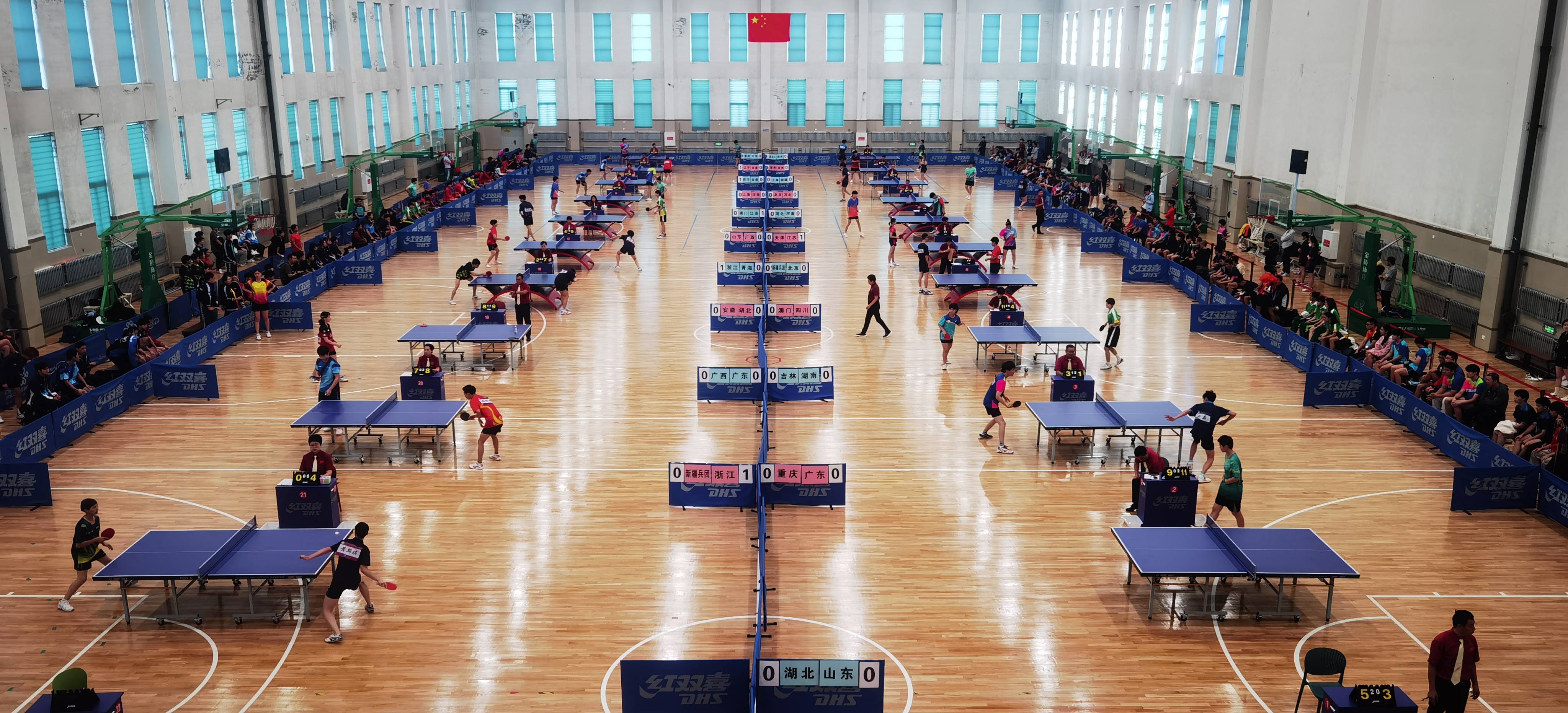 ?全國第一屆學生（青年）運動會中學組乒乓球項目預賽開賽