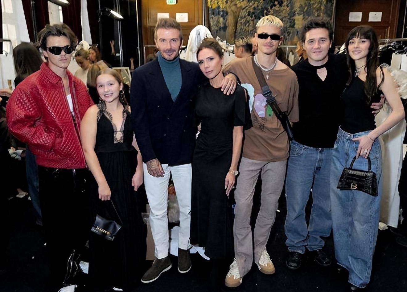 贝克汉姆爱妻与梅西爱妻等足球太太团同框聚会,谁的颜值更惊艳?