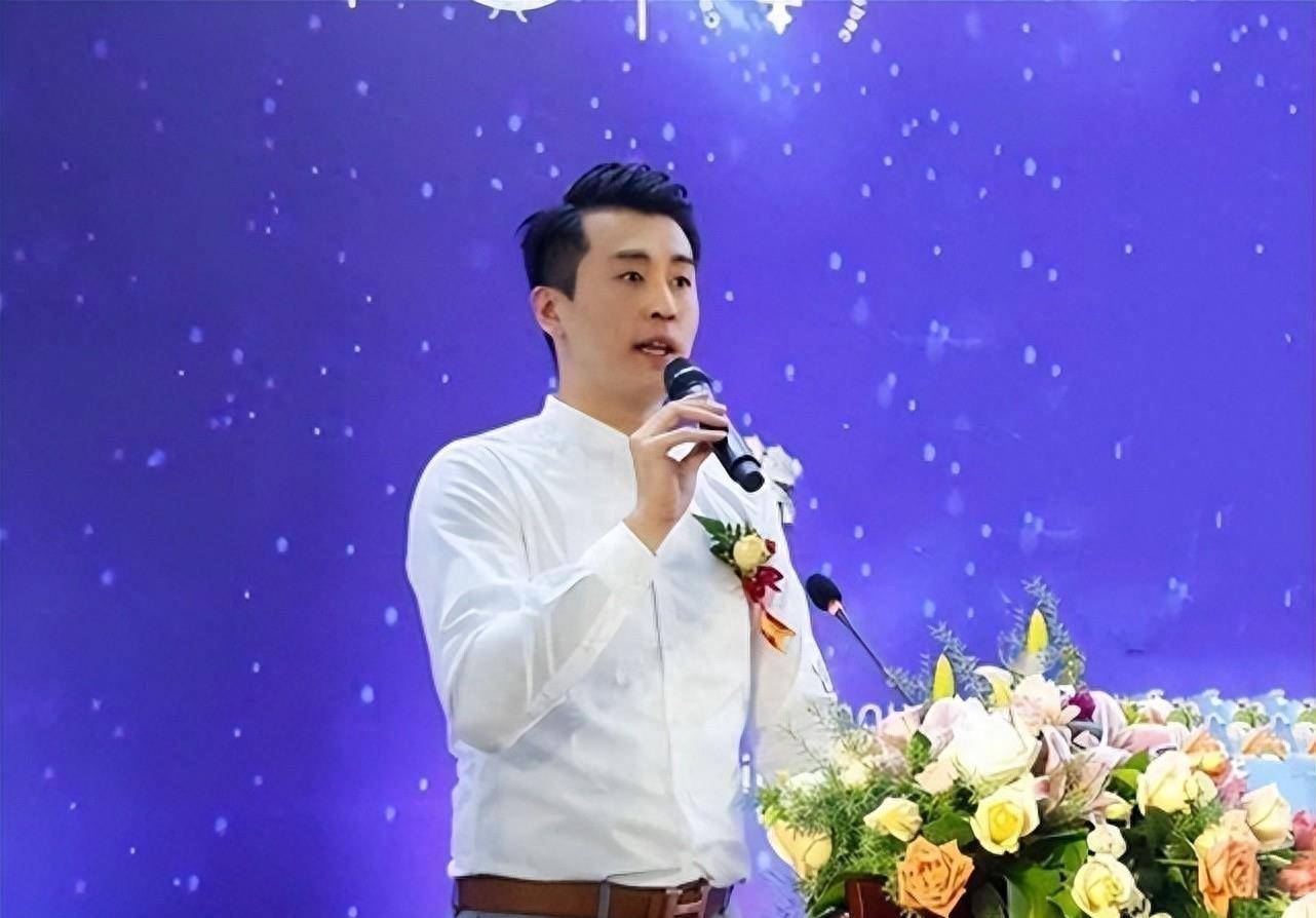 曾春蕾放弃福州女子生活带1岁儿子回京,当北京男排领