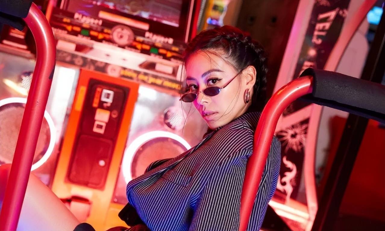 蔡诗芸上《康熙来了》说跟高以翔朋友关系,没有与黄立行分手.