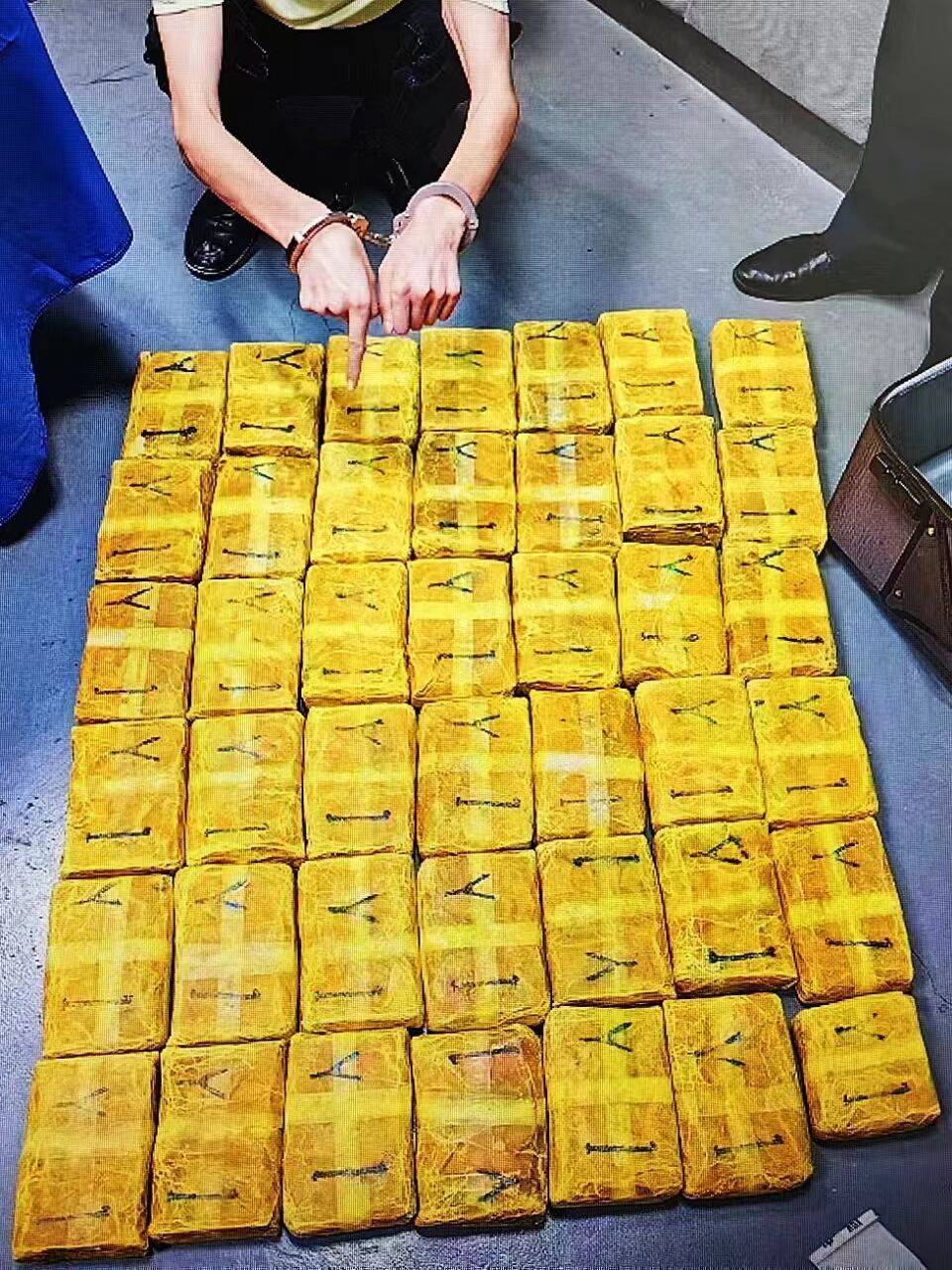 缴毒"小马"23.84公斤!盘龙警方抓获3人_车辆_毒品案_进行