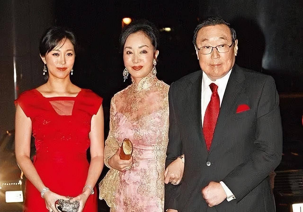 何莉莉与赵世光的爱情罗曼史_电影_丈夫_邵氏