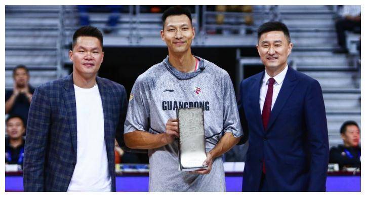 破案了!杜锋朱芳雨缺席事出有因,易建联实话实说,8字盛赞宏远