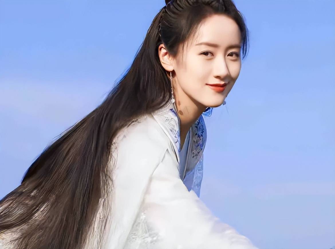 袁冰妍遭官方通报,偷税430w,曾被约谈仍不改,本人晒照:扬清风_税款