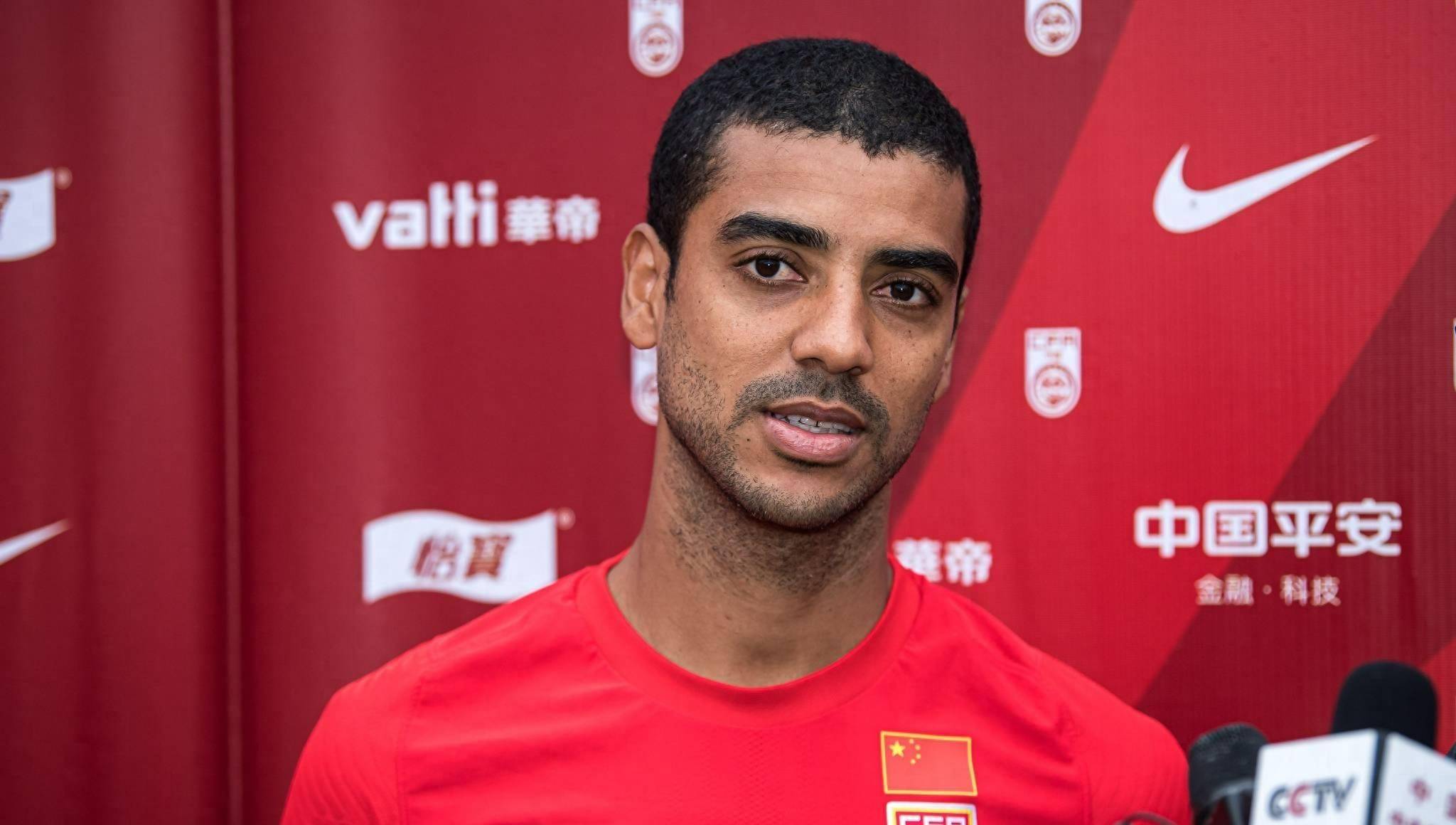 国足已经归化,已经很久没有球可踢了,没有下家愿意接班_阿兰_比赛