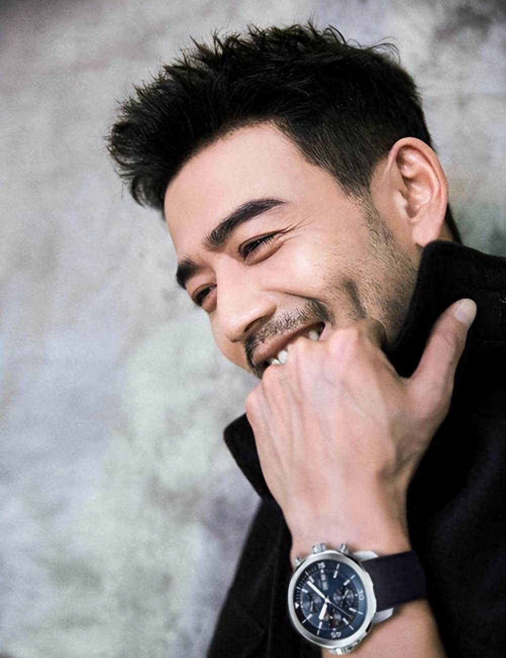 著名演员谷智鑫:34岁被马踩成废人,孕妻8年一把屎一把尿照顾他_杨烁