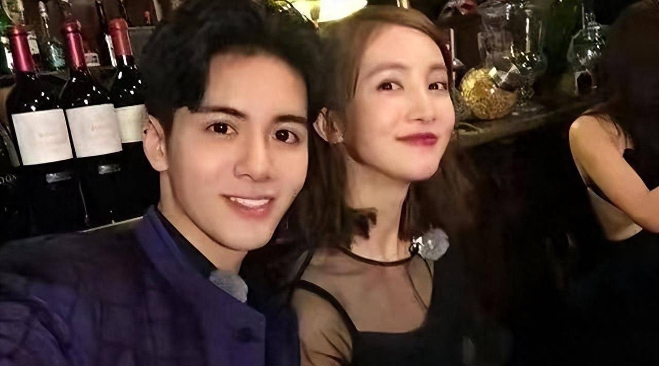 《鬼吹灯之牧野诡事》时,金晨认识了来自中国台湾的演员男王大陆