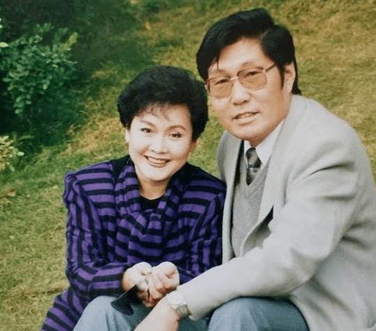 更好的家,1991年,金铁林与女歌手分手后,与21岁的音乐教师马秋华结婚