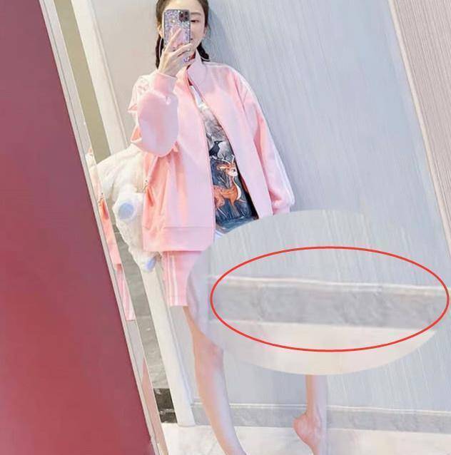 p图过猛的女星,李小璐背景墙亮了,沈梦辰身高超过刘雯_照片_因为_身后