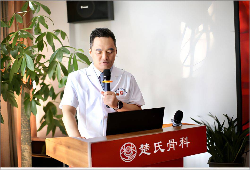 航办事处应急办的主任翟昌,河南灵兰文化传播有限公司的总经理张仕忠