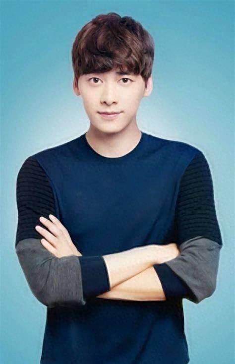 李易峰前女友爆料:曾给1500w封口费,涉及马苏,陈伟霆聊天记录_关系