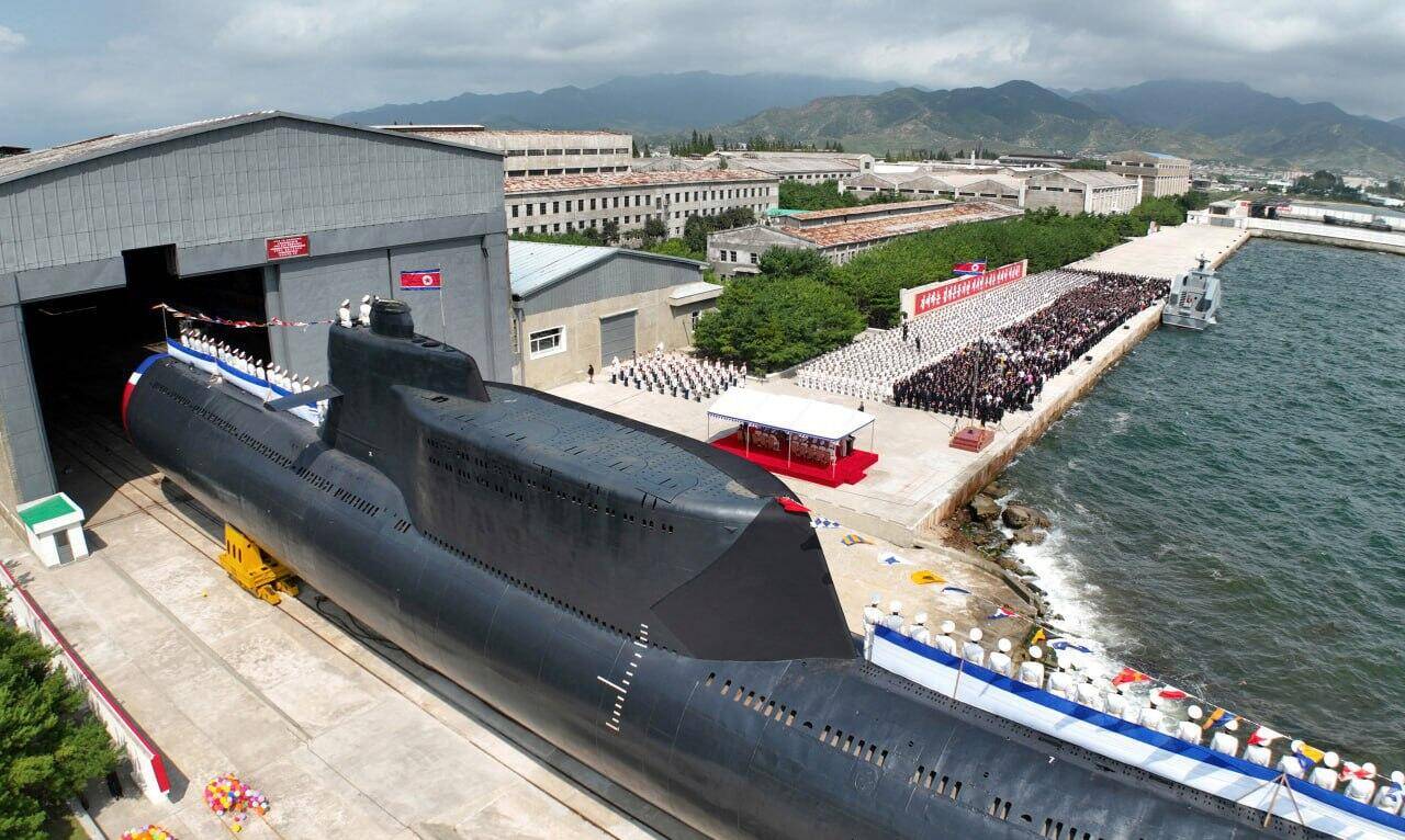 美韩吐槽朝鲜潜艇,一射导弹就会翻掉吗?换我来设计该怎么造呢?