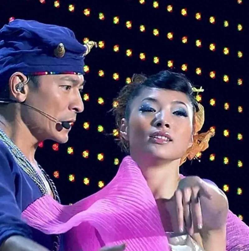 刘德华和赖文辉的关系被曝光,除了结婚证,他们什么都给了_赖文慧_舞台