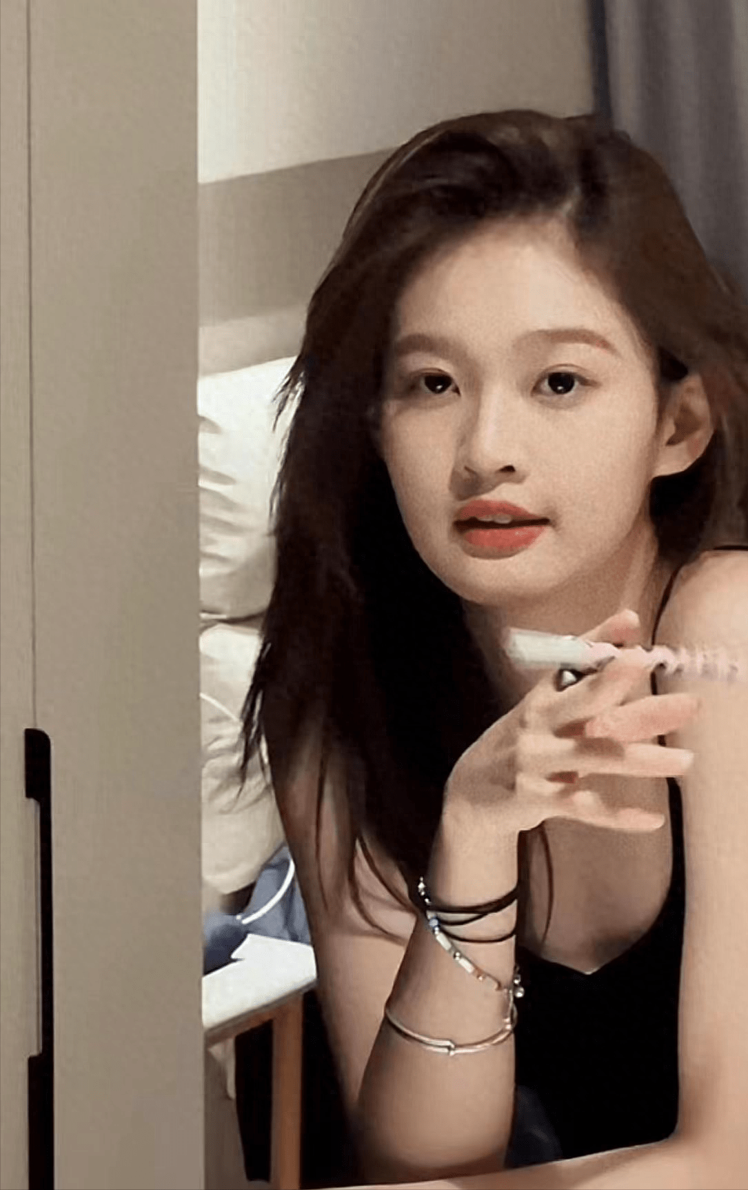 小羽在此前就靠着pk吸引流量搞直播带货,如今更是借着东风,直接扶摇而