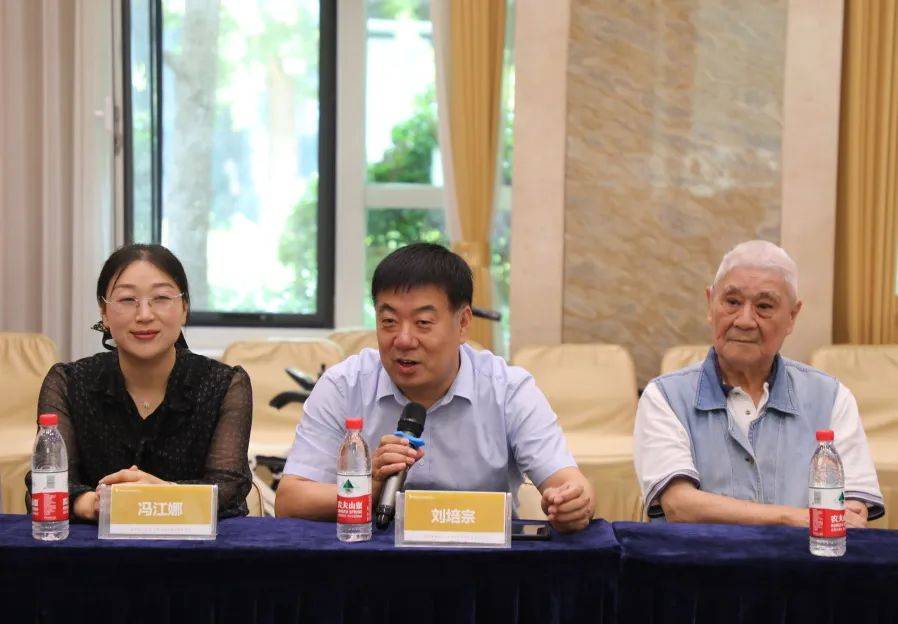 清华大学离退休处莅临燕达养护中心参观考察 慰问在住老同志_养老