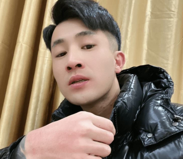 网红仙洋"二进宫",天佑嘲讽:手里没几个钱,和阿哲一样小心眼_直播