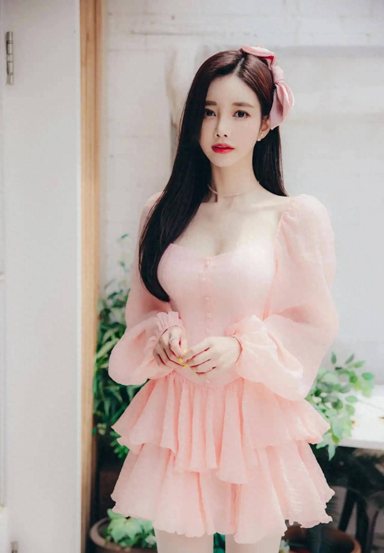 女神与孙允珠美图精选266_粉色_款式_裙子
