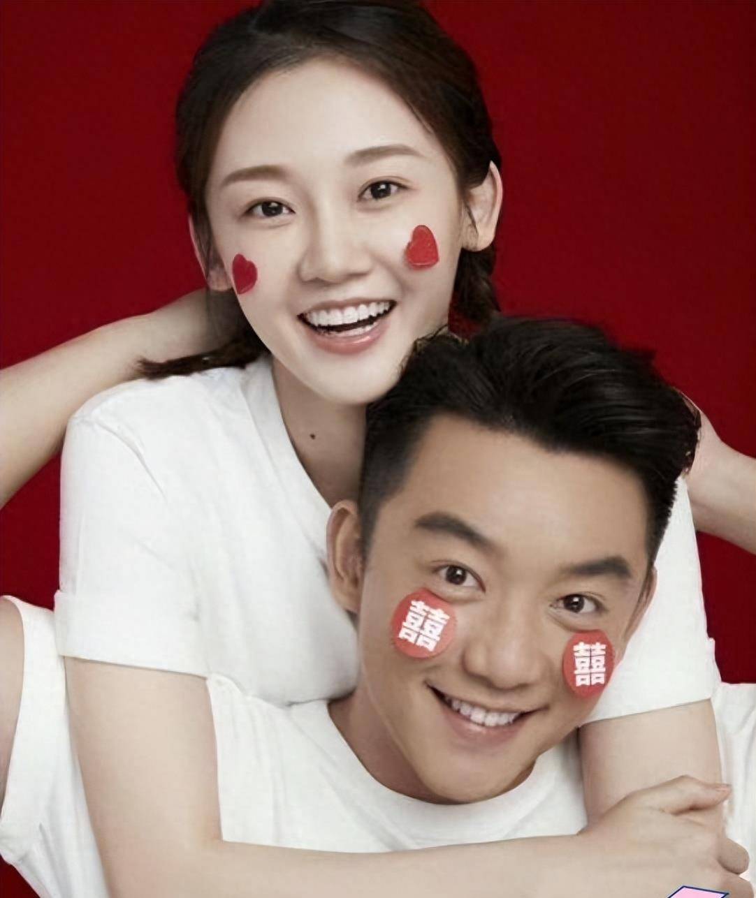 名字也被曝光,郑恺满面笑容,眼神却呆滞_生活_vlog_人生