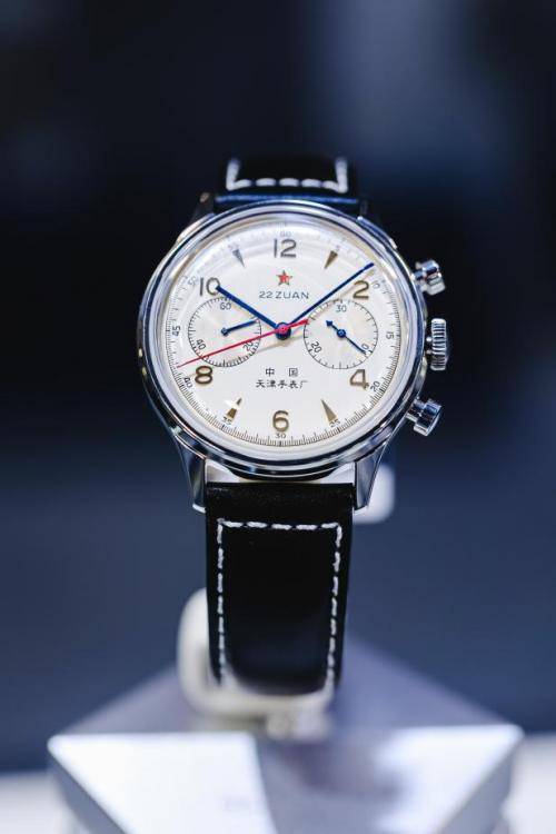 手表厂(现海鸥表)应由国家轻工业部下达的机密任务,研发专供中国空军