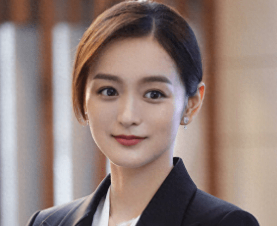 《锦心似玉》何泓姗演得太好了,虽然是一个反派配角,但却很出彩_剧中