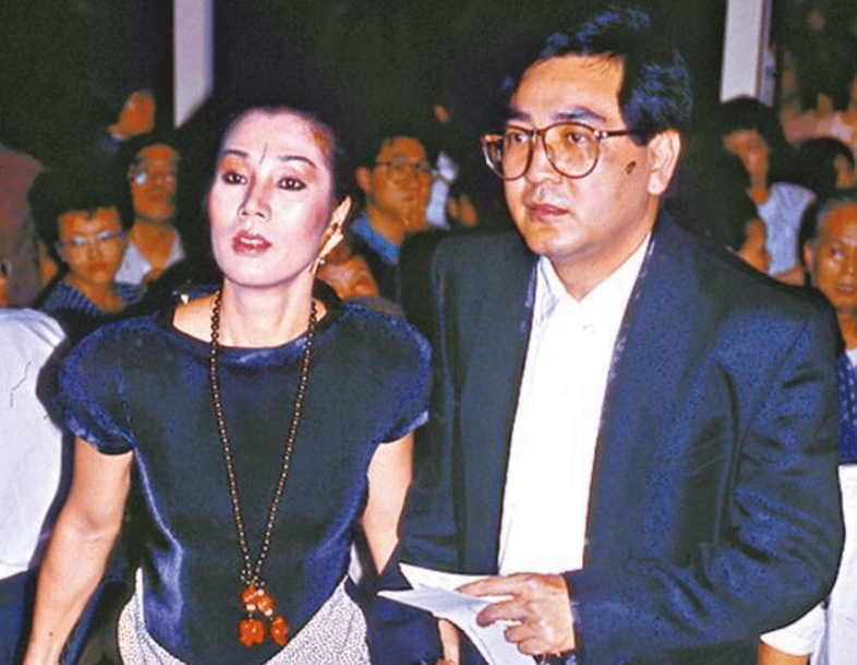 曾拒绝出席其丧礼_姜丽文_爸爸_梁盛子