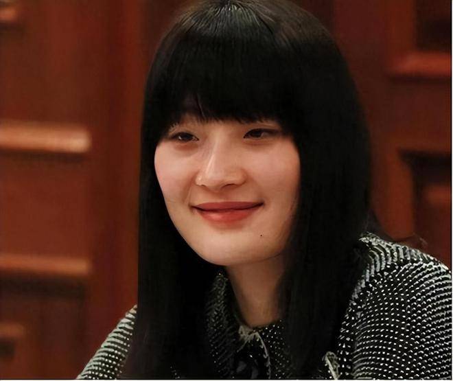 宗馥莉:41岁发胖脸变大成中年妇女,有钱人不屑追她,嫁不出去了_黎婉华