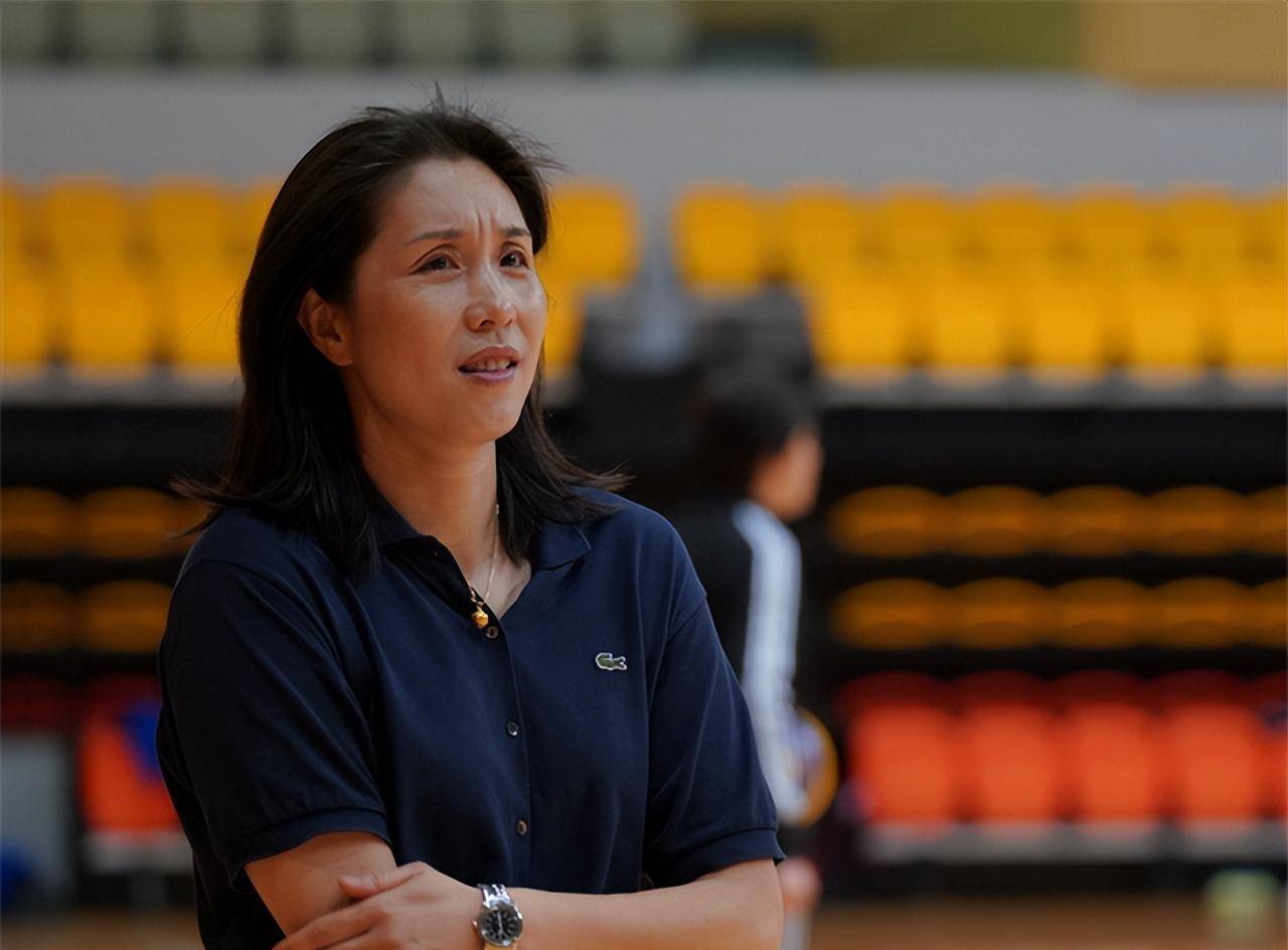 50岁前女排队长近况:面容松弛不复甜美,皱纹明显模样苍老_孙玥_排球