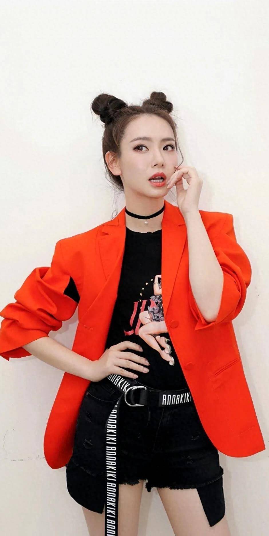 戚薇被老公问隐私,怼得对方哑口无言高情商,才是女人的终极武器_男人