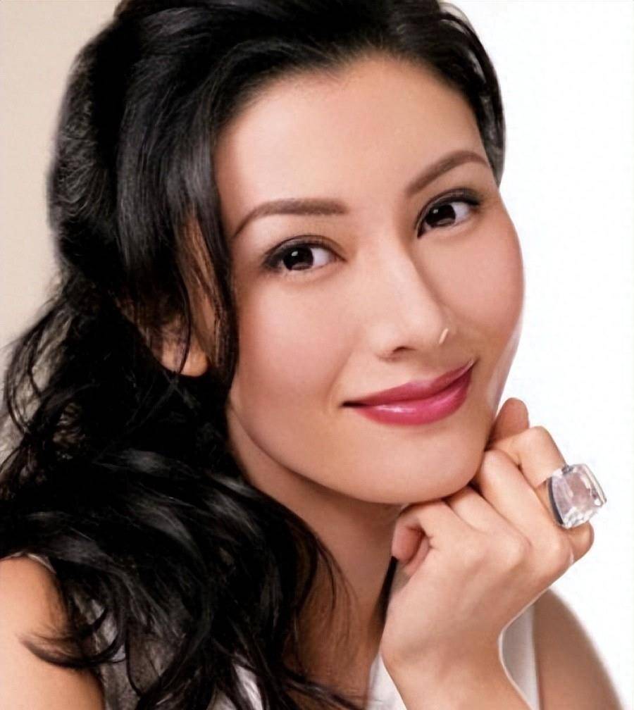 完美避开父母的高颜值基因,这6位星二代长相难以言表_李嘉欣_林青霞