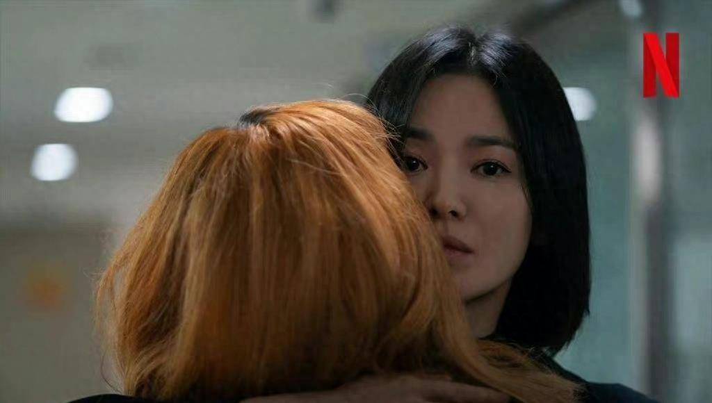 国民女神与宋慧乔:表面光鲜亮丽,暗地里被韩国财阀"玩弄"_公司_李秉宪