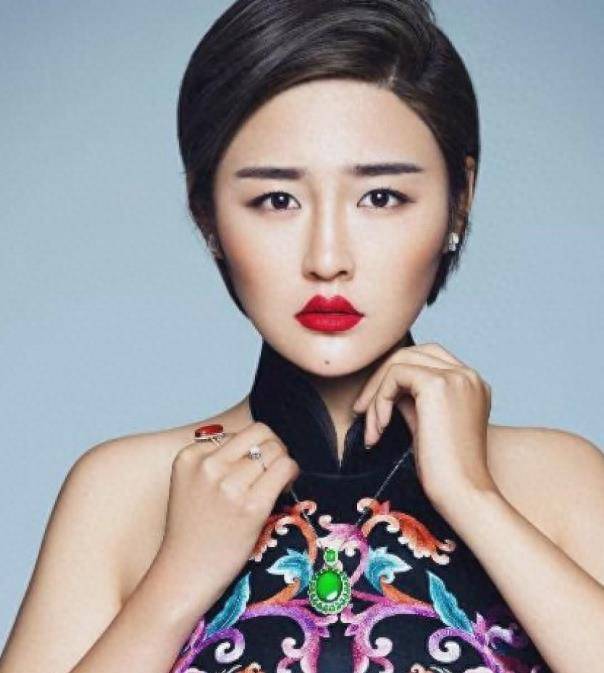 本山集团又有消息:乡村爱情中饰演王云的葛珊珊居然私信骂博主_社会