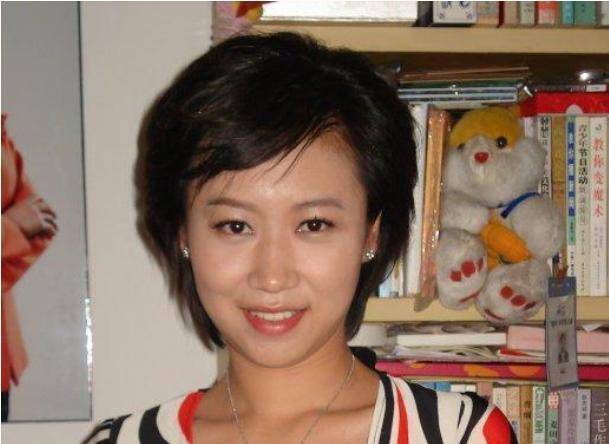 她是著名女主持人,当了一天新娘不幸离世,男子内疚至今未婚_魏笑_祁骥